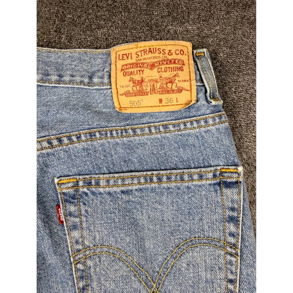 Levis 505 Regular Fit Denim Shorts Mens 36 Blue Vintage Y2K Mid Wash Jean Shorts